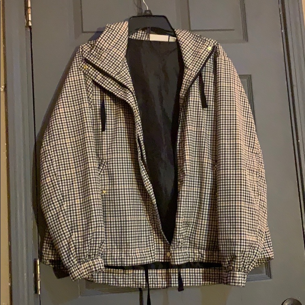 Cute windbreaker like jacket